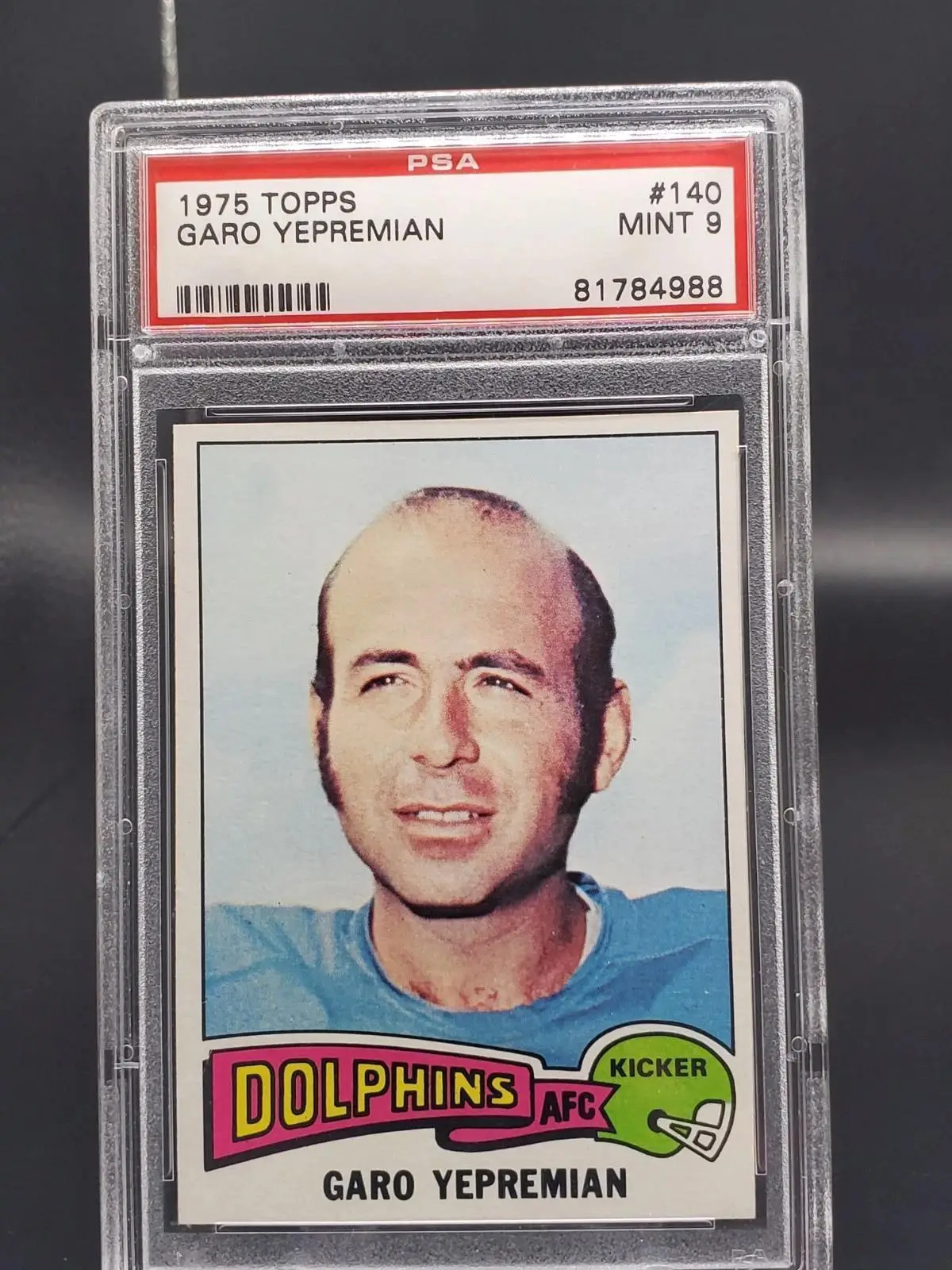 Garo Yepremian 1975 Topps Miami Dolphins #140 PSA 9