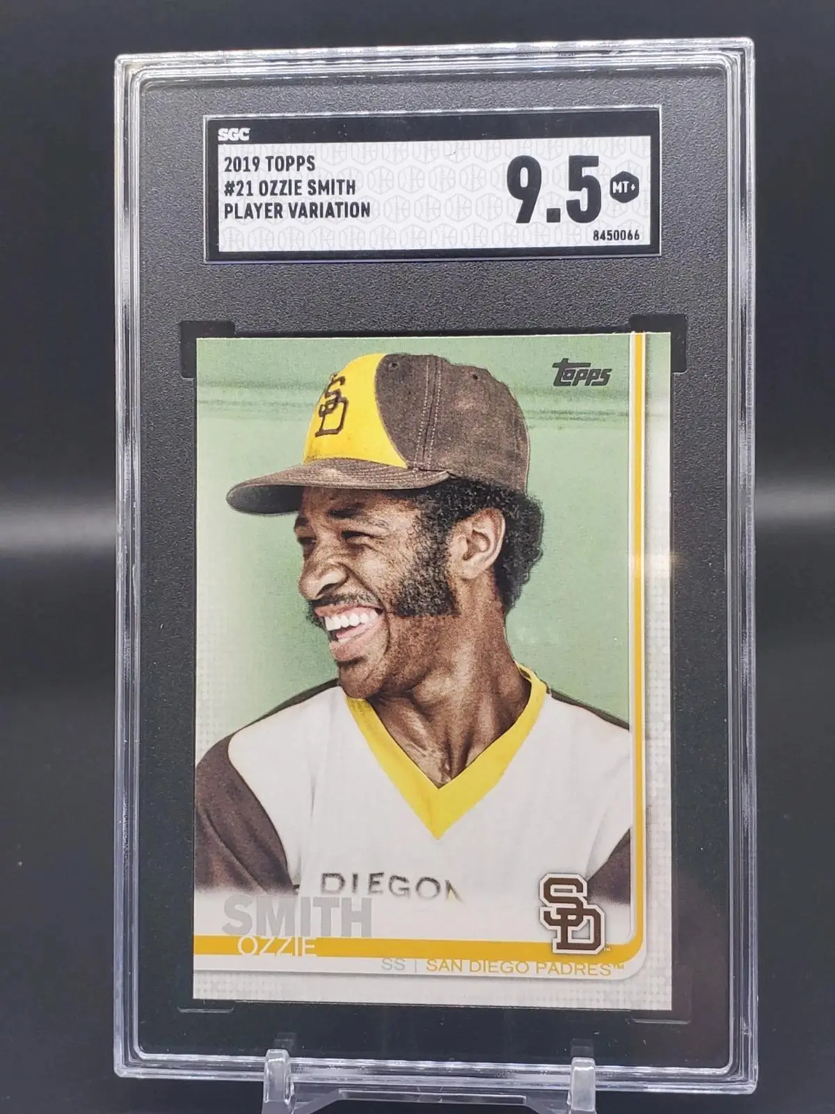 Ozzie Smith  2019 Topps Player Variation SSP San Diego Padres SGC 9.5
